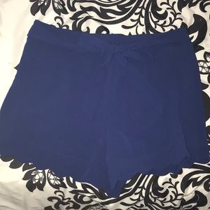 Semi high wasted shorts